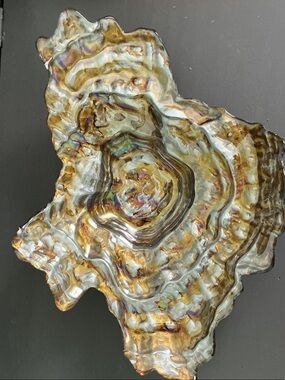Arda - Iridescent Glass Art Clam Shell in Gold and Silver